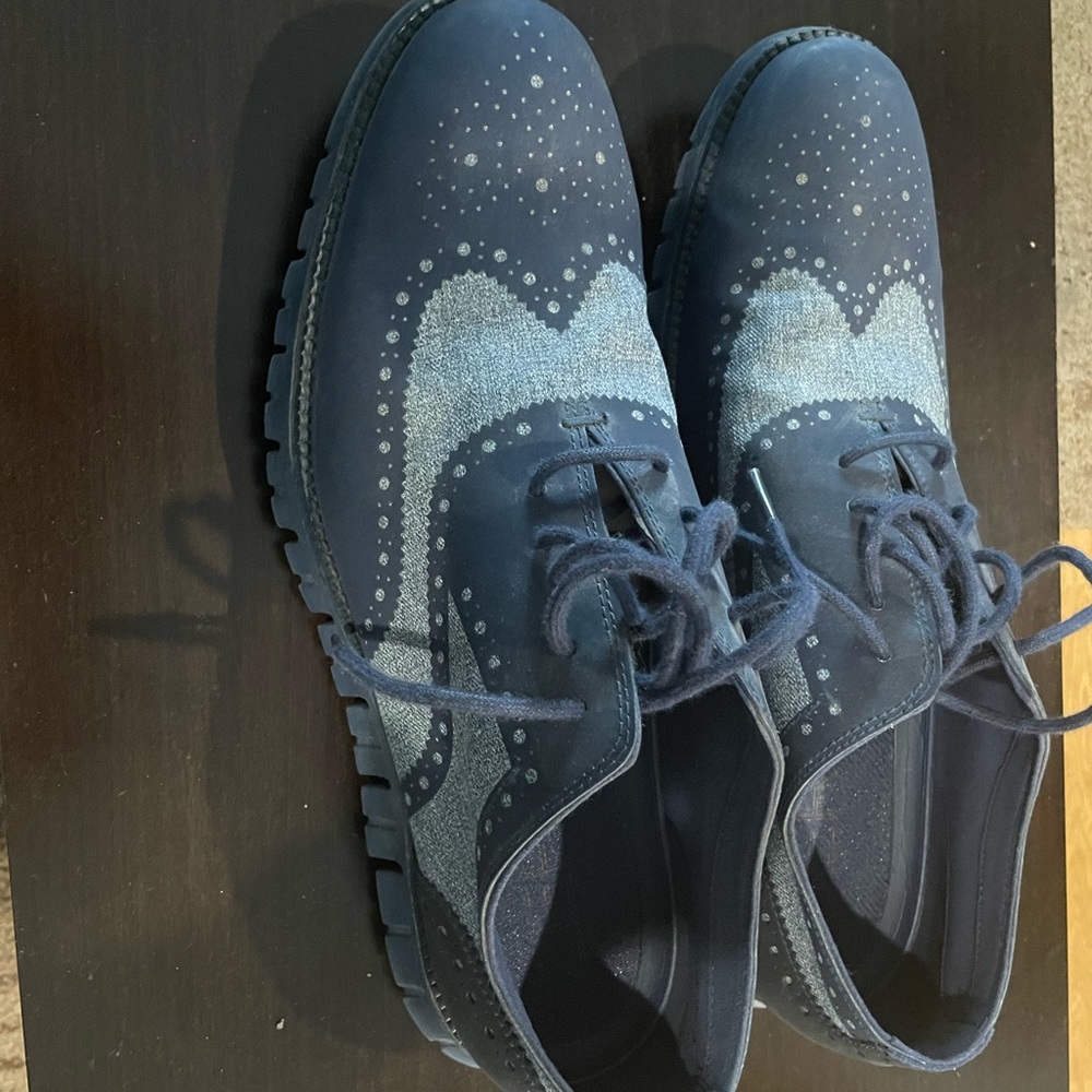 Worn a couple times like new. Very comfortable and much style